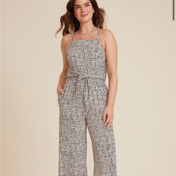 Maurice’s tie front jumpsuit - Picture 3 of 3